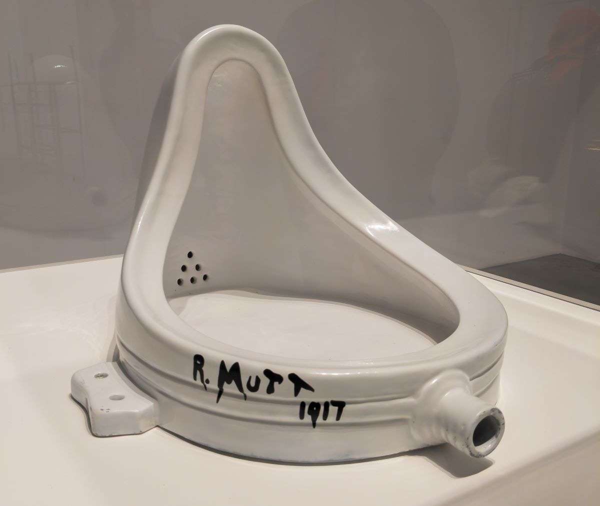 How Marcel Duchamp Turned a Urinal into Art and Revolutionised It